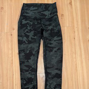Lululemon Camoflage Leggings sz 2